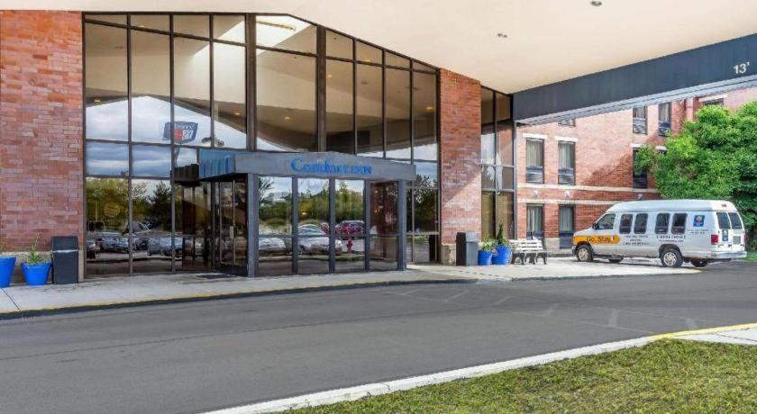 Comfort Inn Cleveland Airport Мидълбърг Хайтс Екстериор снимка